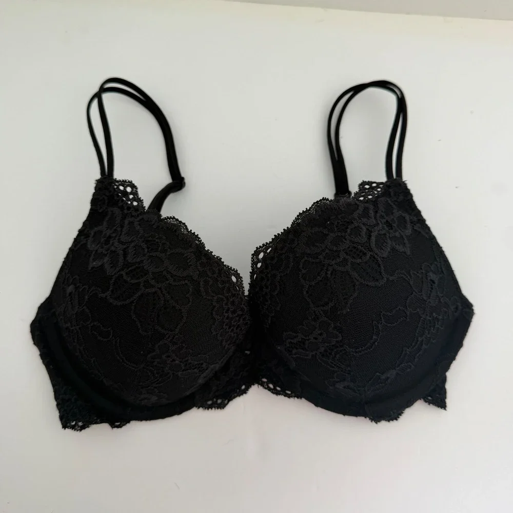 Victoria's Secret Very Sexy Push-Up Bra Black Lace Underwire 32C Floral
